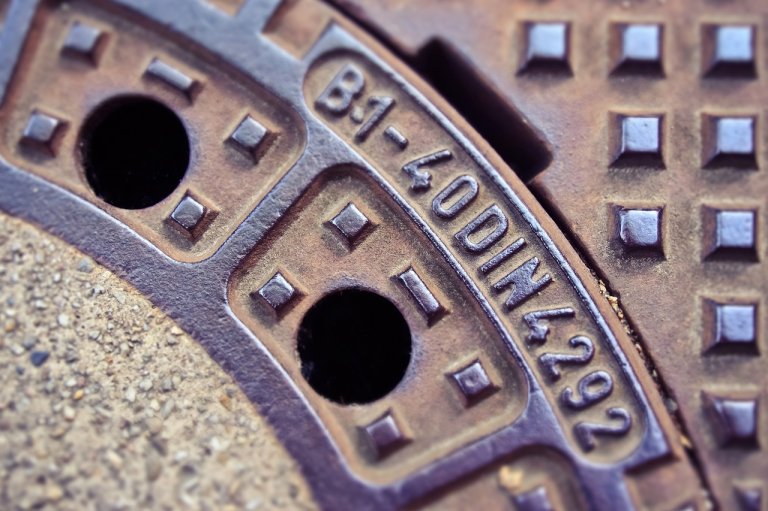 Kanaldeckel im Detail