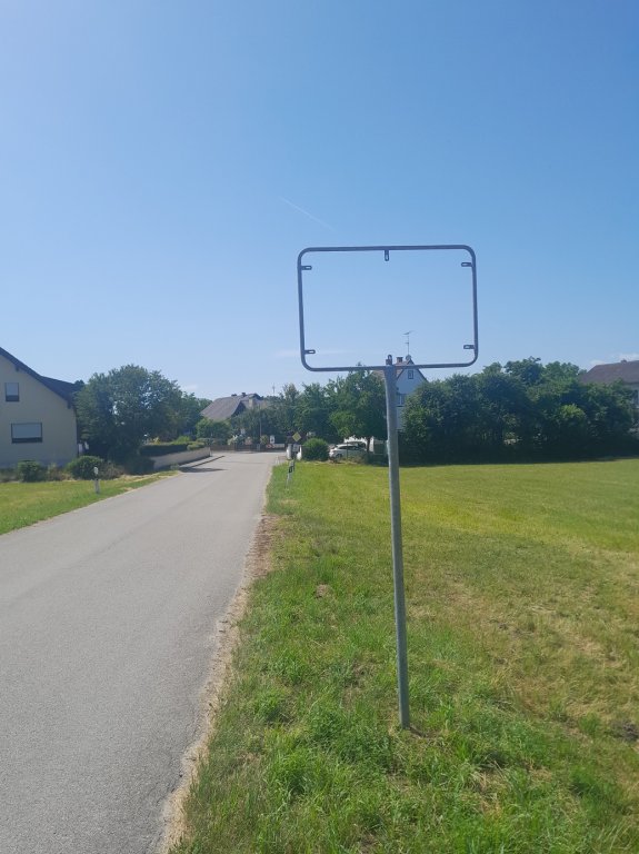 Diebstahl_Ortsschild_Hög